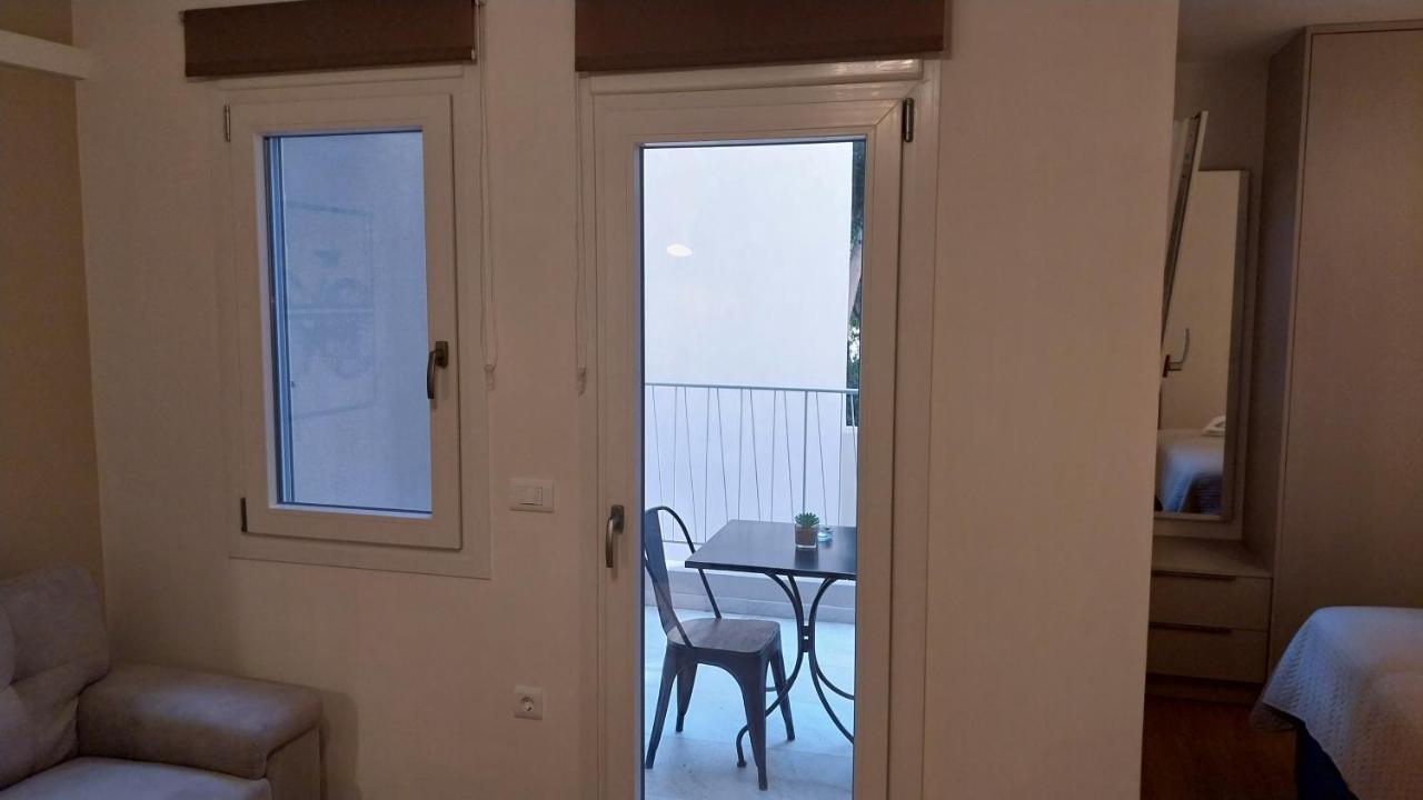 Uni Island - City Heart Suites 伊拉克利翁 外观 照片